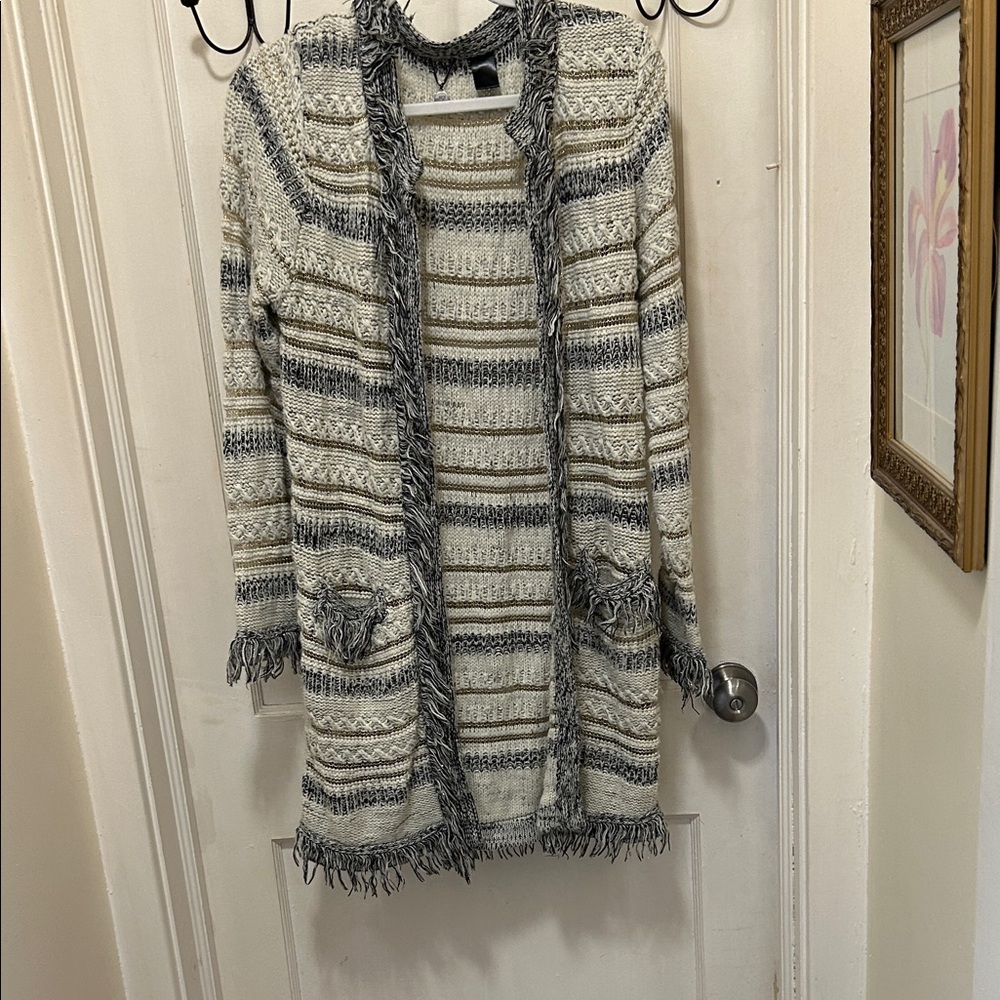 Buckle Open-Front Fringe Cardigan Sweater - Cream & Gray